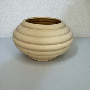 Royal Haeger Pottery Ceramic Art Beehive Planter Beige Ribbed Textured VTG 1998